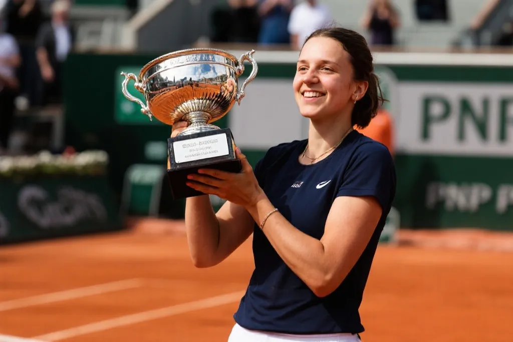 巴黎红土的绝对女王：斯瓦泰克第三度卫冕法网，铸就不可逾越的传奇